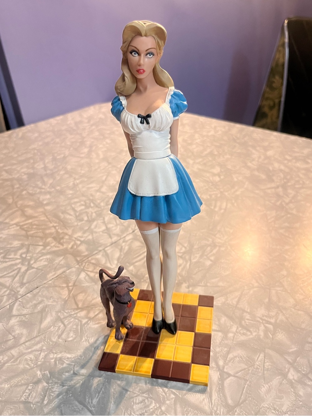 Femme Fatales Alice Statue